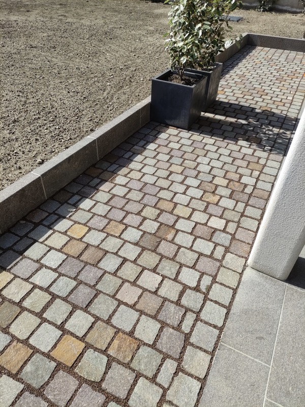 Italian Porphyry Setts